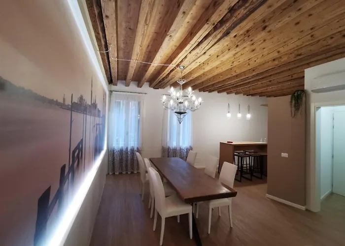 Deluxe 3 Bedroom Flat In Rialto